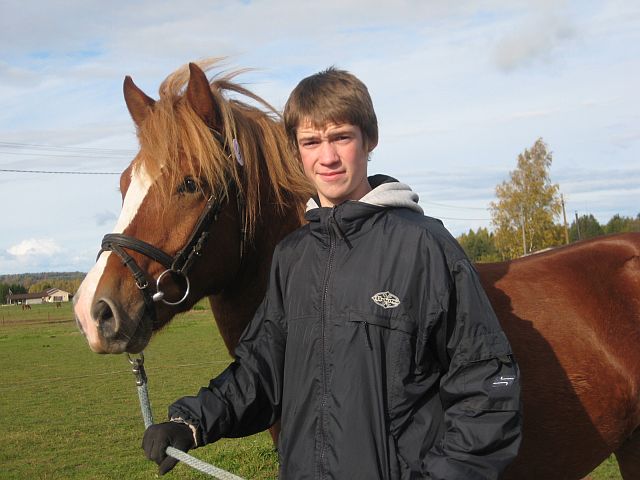 Kristjan Sinikas ja eesti tõugu täkk Rodotendron